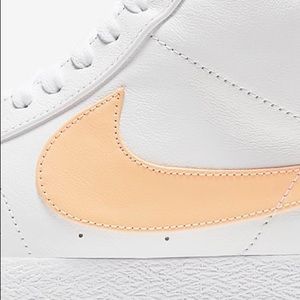 Meet your Posher, Dilnoza